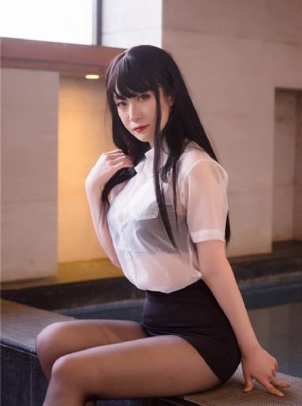日本丰满大乳欲妇三级_JVID性感写真